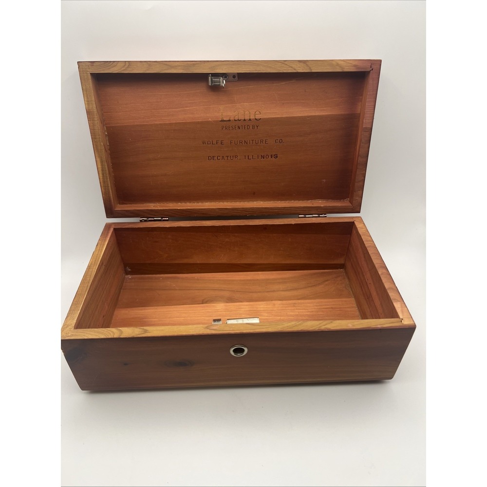 Vintage Lane Miniature Cedar Chest No Key Wolf Furniture Co. Decatur Illinois